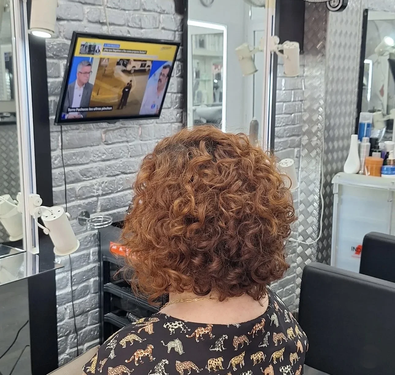 Coloración y tratamiento en Peluquería Charles